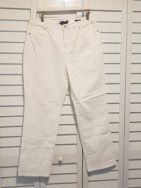 Women’s Classic White Straight-Leg Jeans